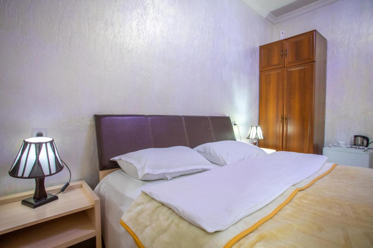Hotel Mkudro Кутаиси Екстериор снимка