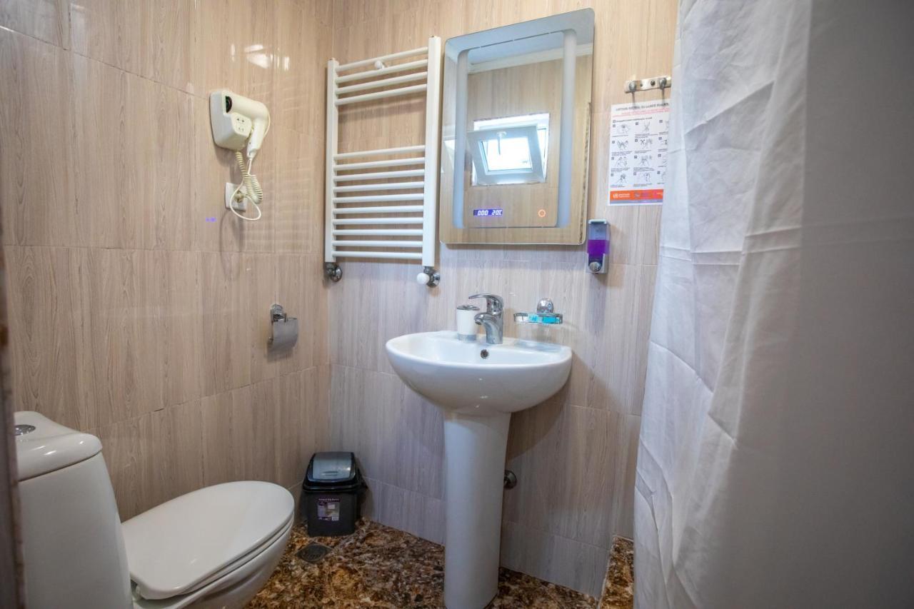 Hotel Mkudro Кутаиси Екстериор снимка