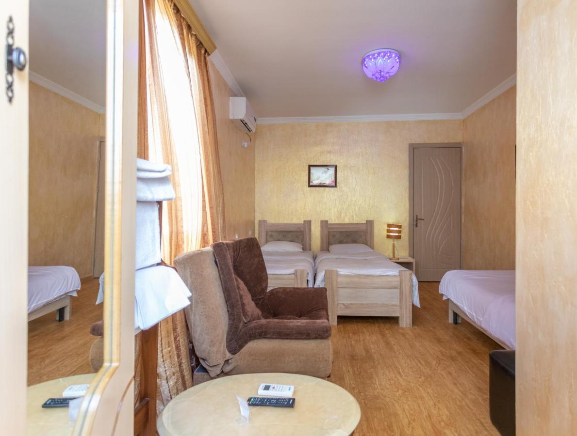 Hotel Mkudro Кутаиси Екстериор снимка