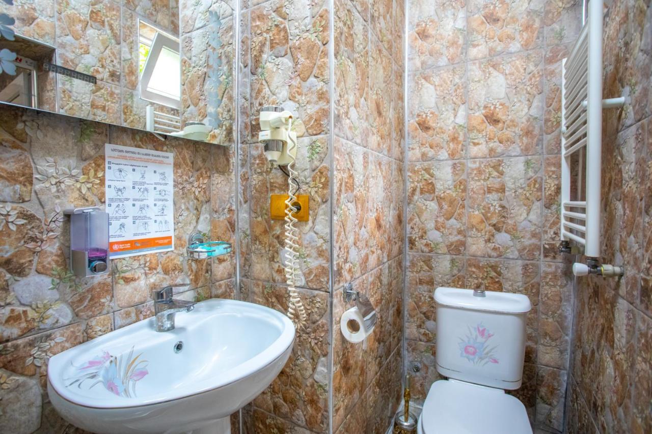 Hotel Mkudro Кутаиси Екстериор снимка